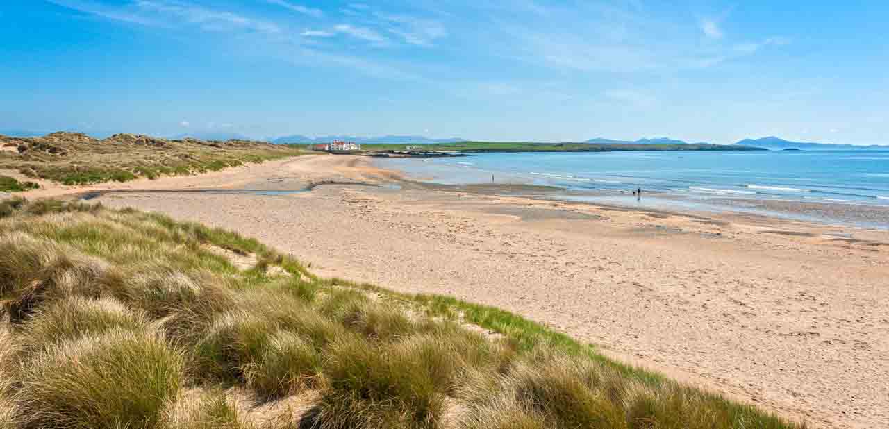 rhosneigr beach anglesey